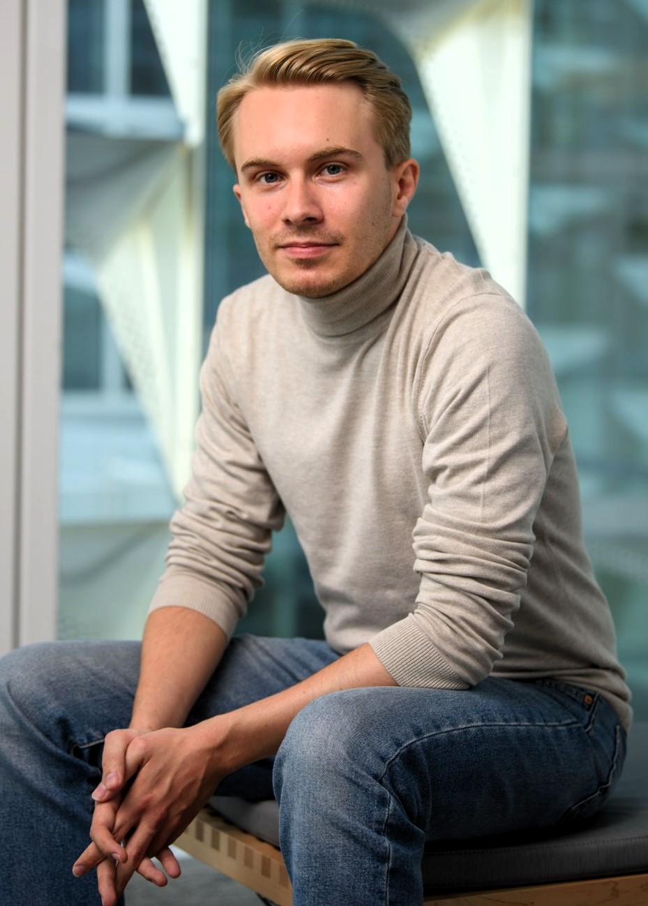 Lukas D. Fesser